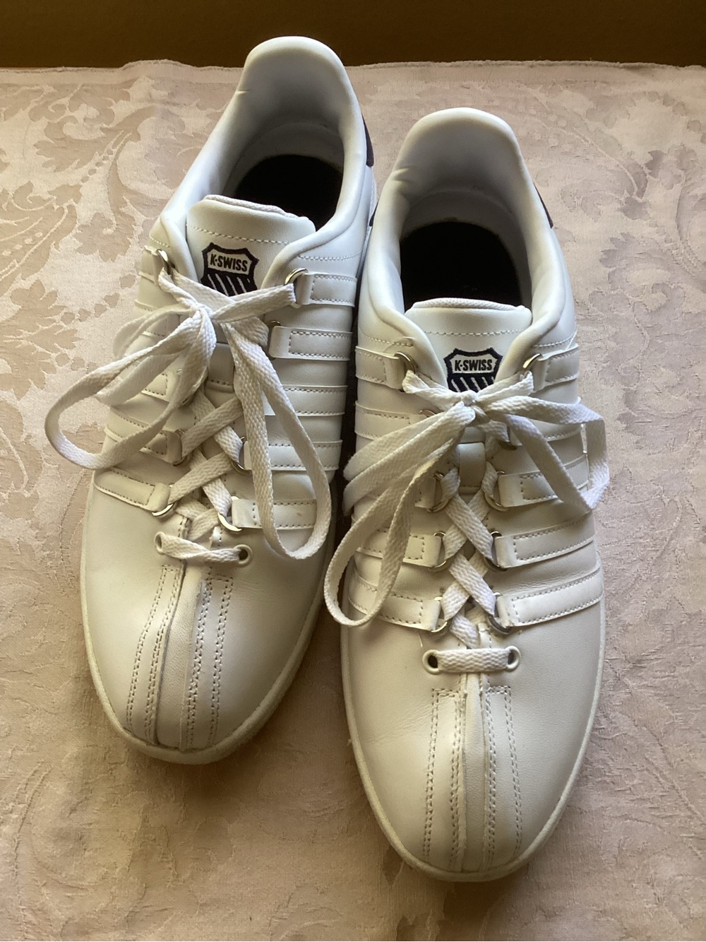 K-Swiss Mens Classic VN White sneakers size 11